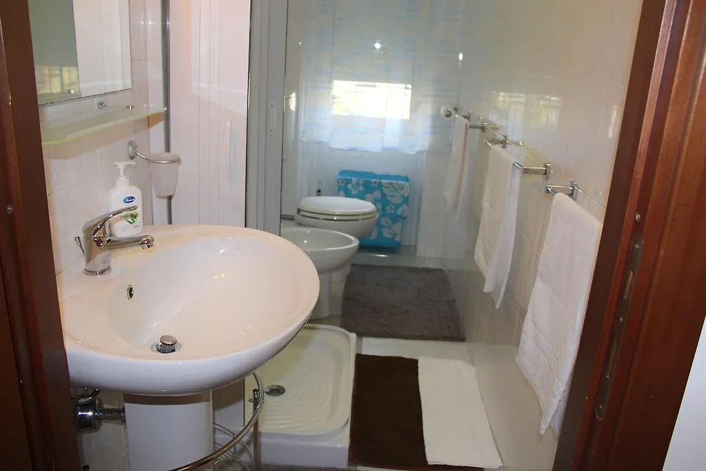 Caricia Bed & Breakfast Alghero 0*,  İtalya